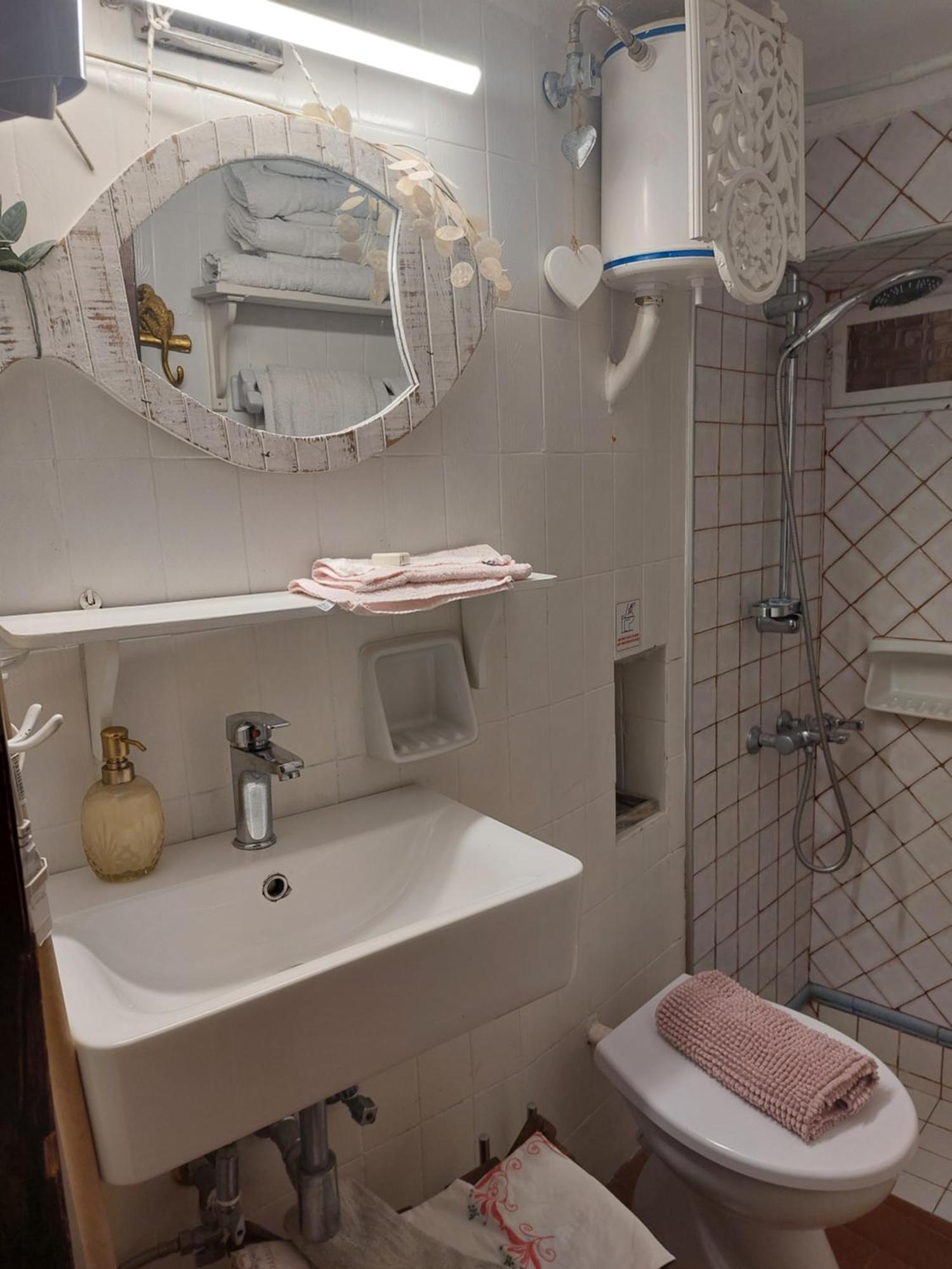 Myron House Apartment